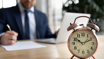 Nieoczywiste zalety wprowadzenia 4-dniowego tygodnia pracy. Zgadzasz się z naszą ekspertką?