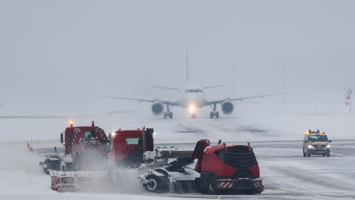 aerodrom pod snegom pokrivalica