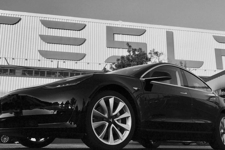 Tesla - Model 3