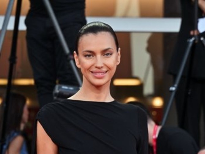Irina Šajk juče priredila vruć stajling u Veneciji, a danas zaokret od 180 stepeni