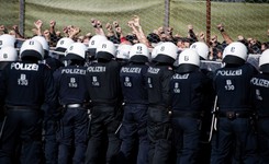 Austriackie wojsko i policja ćwiczą na granicy na wypadek napływu migrantów. Premier Słowenii: To niepotrzebna prowokacja