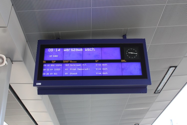 Nowy przystanek Warszawa Stadion ma być przyjazny dla pasażerów spoza naszego kraju, którzy o odjazdach i przyjazdach pociągów dowiedzą się z opisów w języku angielskim, prezentowanych na peronowych wyświetlaczach elektronicznych.