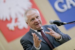 Ekskomunika za popieranie in vitro? Niesiołowski: Jeśli zostanę wykluczony z Kościoła, to trudno