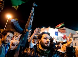 Pospolite ruszenie w Libii. Broń od Kadafiego dla miliona osób