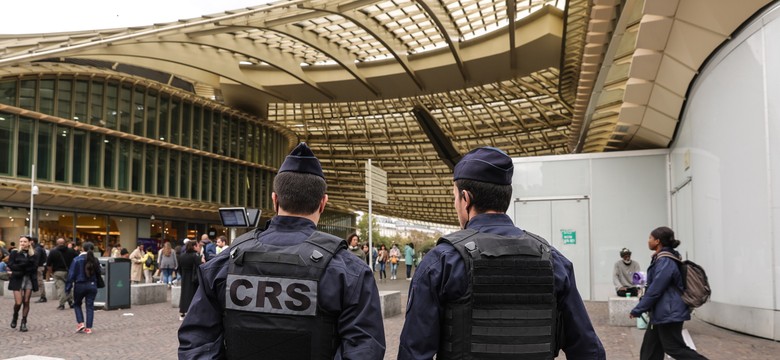 Francja w strachu przed atakami. 7 tys. dodatkowych żołnierzy. Kolejne ewakuacje obiektów w Paryżu