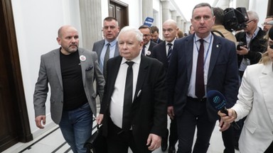 "Stan Wyjątkowy". Kaczyński rozjechany w Sejmie. Bastion Ziobry zaczyna padać. Kurscy doili miliony z TVP [PODCAST]