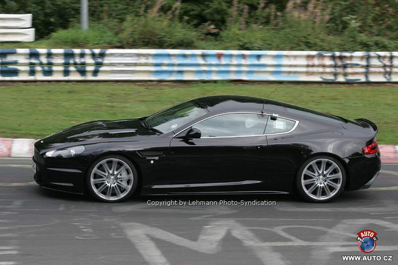 Zdjęcia szpiegowskie: Aston Martin DBRS9 na Nürburgring