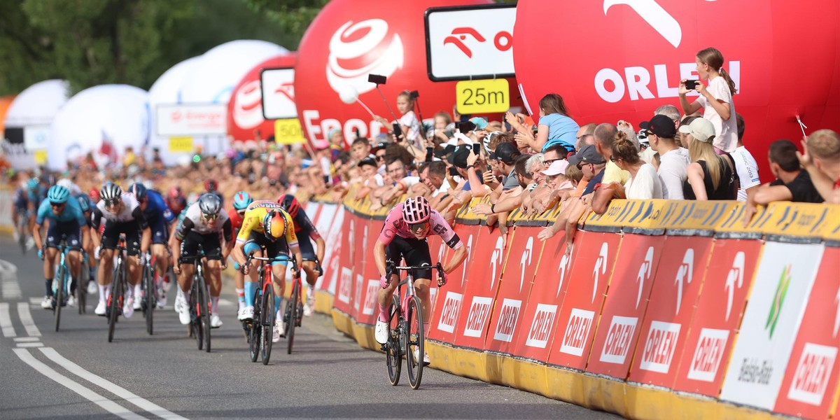 Fatalna kraksa na finiszu 5. etapu Tour de Pologne.