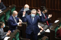 PiS przegrywa dwa głosowania w Sejmie. 'Ależ bałagan'