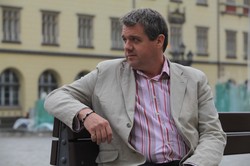 "Sunday Times" o książce Moorhouse'a: Wspaniała historia Grupy Ładosia, ale to część obrazu...