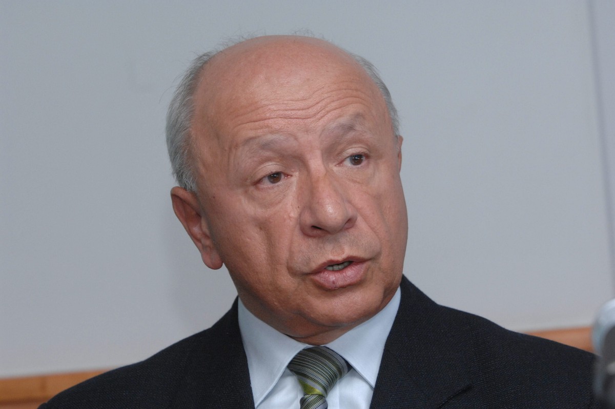 Prof. Bogdan Chazan
