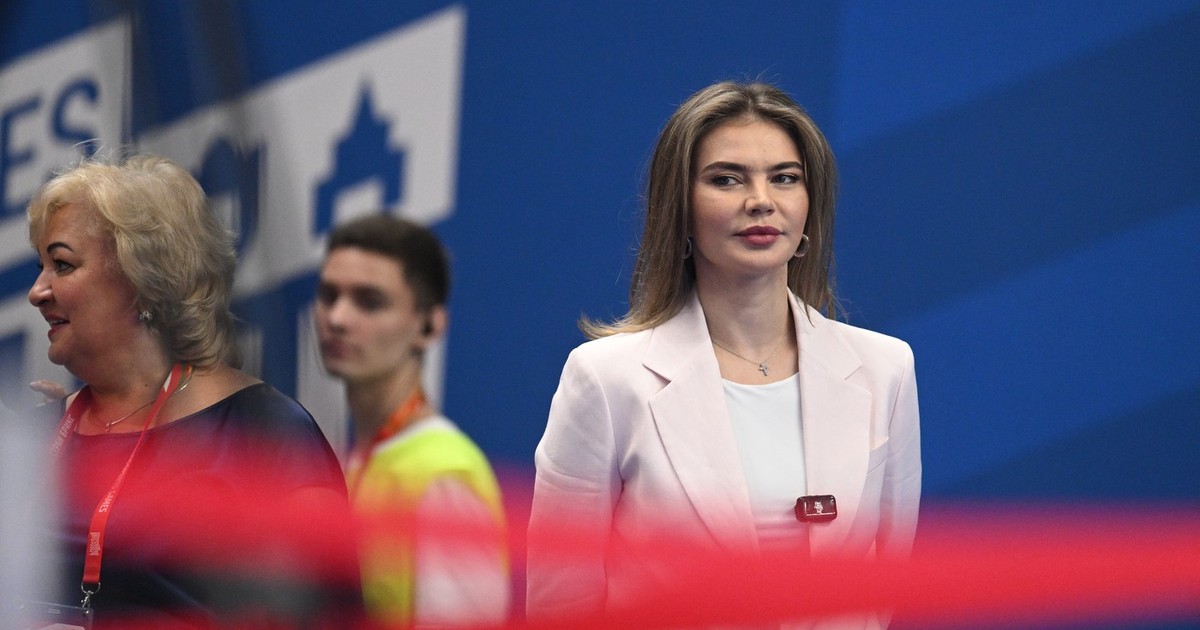 Alina Kabajeva, navodna ljubavnica ruskog predsednika Vladimira Putina, primala je tajne isplate vojne jedinice koja je povezana sa Putinom, još u periodu kada je imala 17 godina, otkrila je nova istraga o životu ruskog "cara".