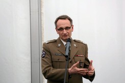 Gen. Gielerak: Jeśli chcemy uniknąć 'drugiej Lombardii', musimy postawić na respiratory [WYWIAD]