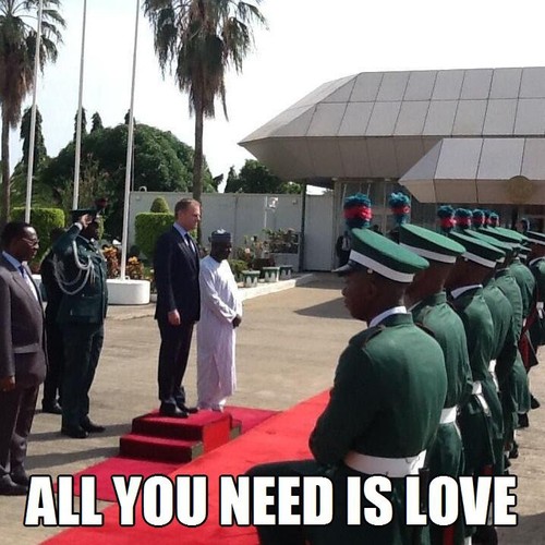 Donald Tusk w Nigerii. NAJLEPSZE MEMY