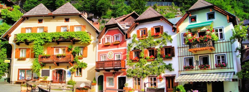 5. miejsce - Austria. Turystyka W Austrii jest jedną z najważniejszych gałęzi przemysłu. Stąd też wynika bardzo dobre nastawienie Austriaków do odwiedzających ich kraj turystów. Ogólne dobre nastawienie Austriaków do życia (Wiedeń jest uznawany za jedno z najlepszych do życia miast na świecie) pozytywnie odzwierciedla się w nastawieniu do turystów.