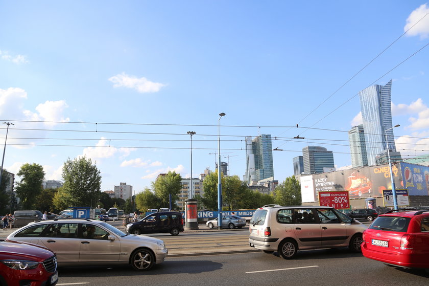 Zarząd Dróg Miejskich ogłosił przetarg na przebudowę fragmentu al. Jana Pawła II. Droga będzie zwężona.