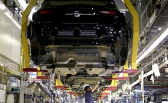 Czarne chmury nad gliwicką fabryką Opla. 'Handelsblatt' ostrzega przed planami prezesa PSA