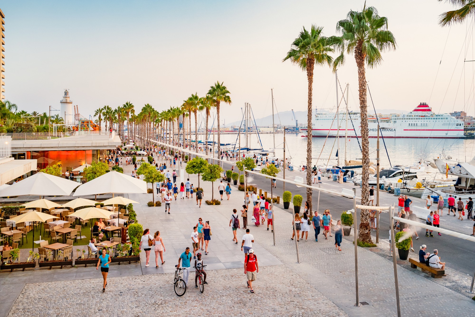 Do španielskeho mesta Malaga zavíta každoročné veľké množstvo turistov.