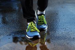 bieganie biegaczka bieg jesień buty nogi