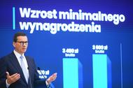 Premier Mateusz Morawiecki na konferencji prasowej dot. podwyżki płacy minimalnej. 