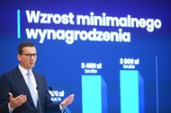 Premier Mateusz Morawiecki na konferencji prasowej dot. podwyżki płacy minimalnej. 