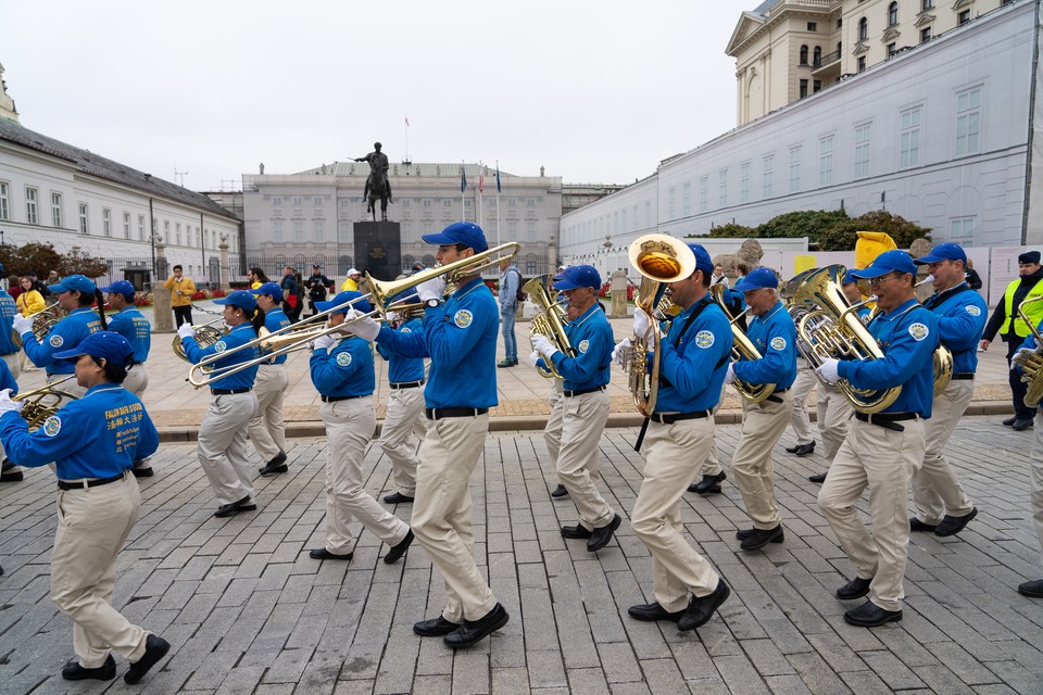 Marsz Falun Gong w Warszawie