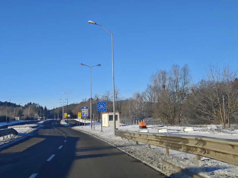 Puste przejście graniczne pomiędzy Polską a Niemcami. Nie ma samochodów, nie ma kontroli