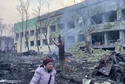 Efekty bombardowania i walk w Mariupolu