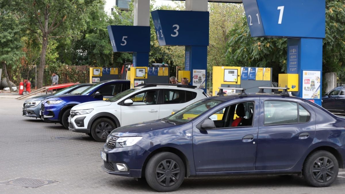 O nouă ieftinire la benzină, duminică, 18 octombrie 2026. Cât costă un litru de carburant în București, Iași, Cluj-Napoca, Timișoara și Constanța