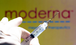 Czwarta dawka z nową szczepionką Moderny. Jest skuteczna wobec Omikronu. Co o niej wiemy?