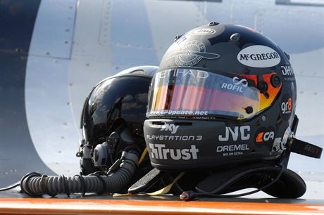 Christian Albers (NLD), Etihad Aldar Spyker Formula One Team. Spyker F8-VII vs F-16 Jet Fighter, Royal Netherlands Air Force Volkel, The Netherlands, Friday 20 April 2007.