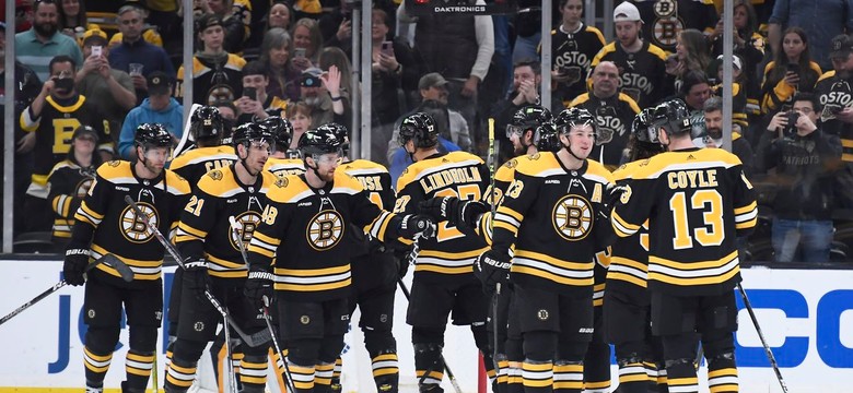 Bruins wyśrubowali rekordy zwycięstw i punktów w sezonie zasadniczym NHL