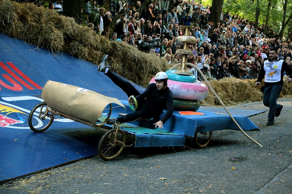 WARSZAWA II WYŚCIG MYDELNICZEK RED BULL