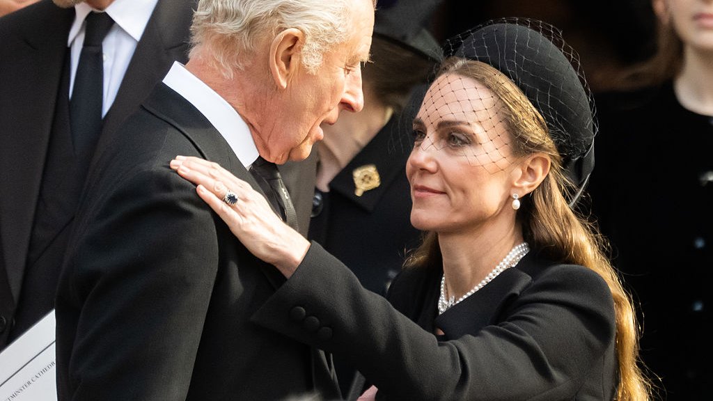 To zrobiła księżna Kate na zakończenie ceremonii. Wszyscy zwrócili uwagę na jej gest wobec króla