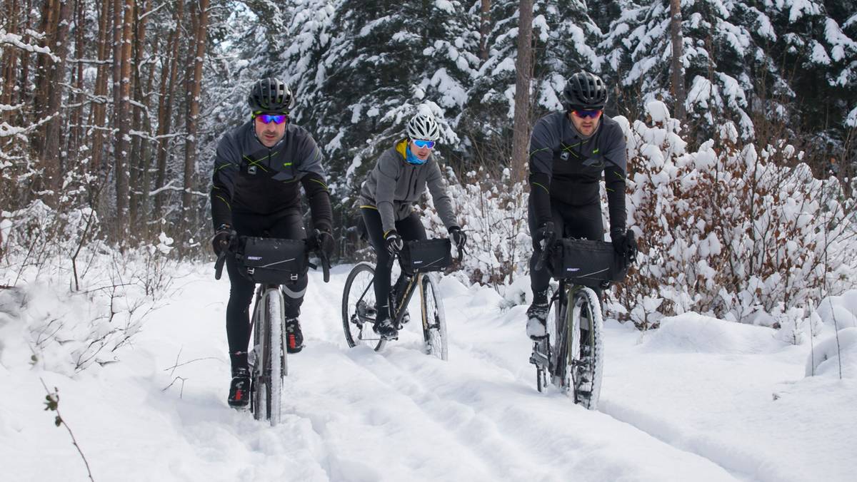 Nie wszyscy Polacy rezygnują zimą z jazdy na rowerze