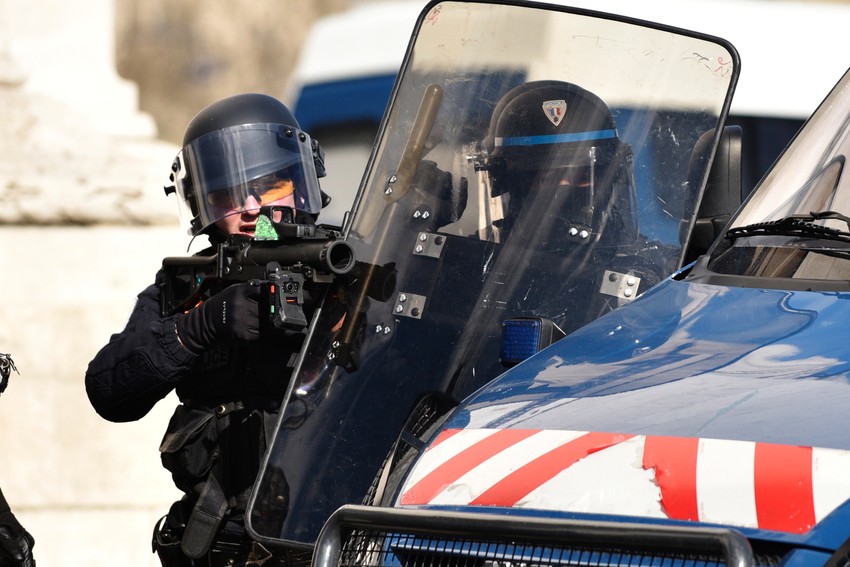 LBD ručni bacač, ili "flešbol"