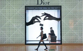 Rządy oskubują najbiedniejszych, bogatym pomagają mnożyć fortuny