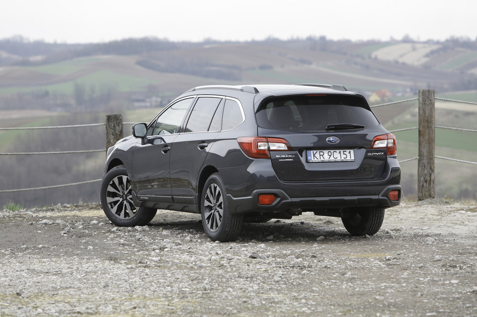 Subaru Outback 2.5i Lepszy od poprzednika Test Opinie