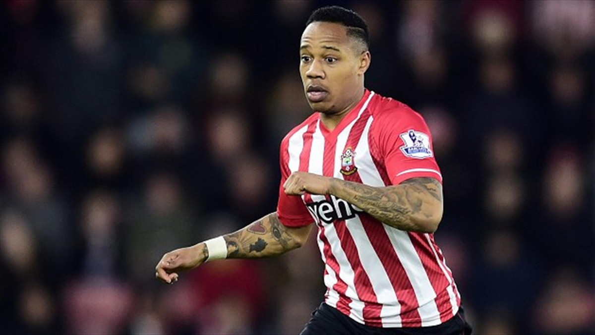 Czasem lepiej dmuchać na zimne. Choć Nathaniel Clyne cały czas jest zawodnikiem Southamptonu, menedżer Ronald Koeman woli zabezpieczyć się na wypadek, gdyby Anglik miał opuścić ekipę Świętych. Wiele wskazuje na to, że holenderski szkoleniowiec będzie latem próbował ściągnąć Daryla Janmaata z Newcastle United.