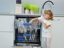 Za mało prosimy... Jak wygląda, jak powinno wyglądać zaangażowanie dziecka w obowiązki domowe?