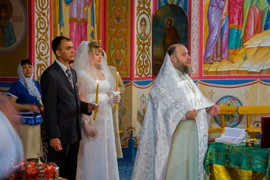 Sveštenik Srpkinji DAO BLAGOSLOV DA SE UDA ZA BRATA, pa šokirao objašnjenjem ZAŠTO JE TO UČINIO: "Evo od kog kolena brak među rođacima NIJE INCEST"