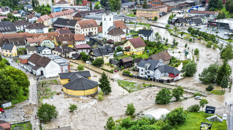 Szlovéniában már városokat öntött el a víz / Fotó: MTI/AP/Gregor Ravnjak
