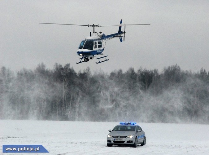 Polscy policjanci z roku na rok dysponują coraz nowszym sprzętem. Od niedawna na Mazowszu można zobaczyć volkswagena passata CC w srebrno-niebieskich barwach, który jest nowym narzędziem do walki z piratami drogowymi.
