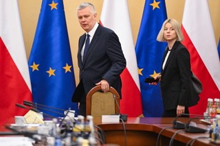 Siemoniak o sytuacji na granicy: W tej chwili ciężar walki z agresywnymi osobami ponosi policja