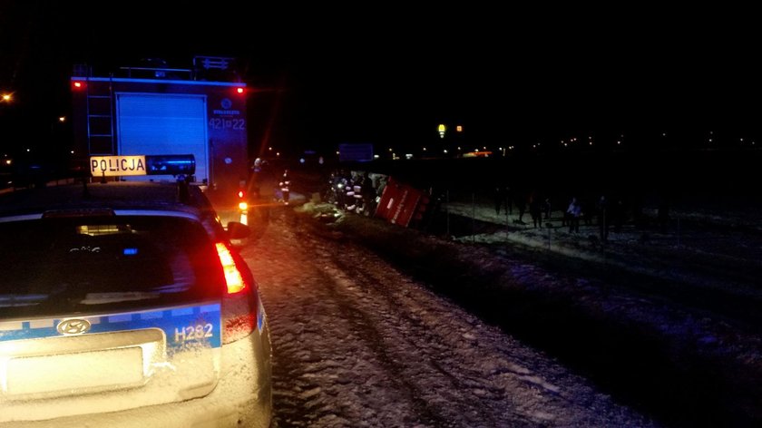 Garwolin. Autobus z 48 pasażerami wypadł z obwodnicy. Są ranni