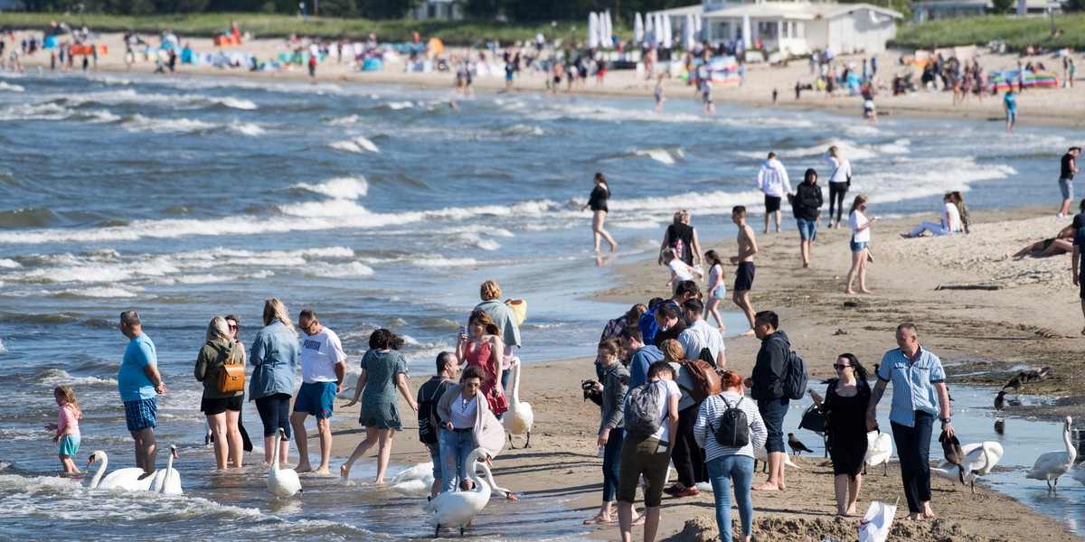 PKO BP i Santander Bank Polska pokazały swoje dane z kart płatniczych Polaków. Przez długi weekend czerwcowy zachowywaliśmy się tak, jak gdyby żadnej pandemii nie było.