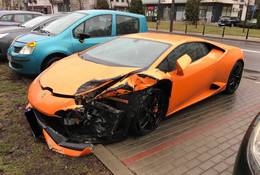 Łatwiej znaleźć rozbite Lamborghini niż jego kierowcę. Kolizja w Warszawie