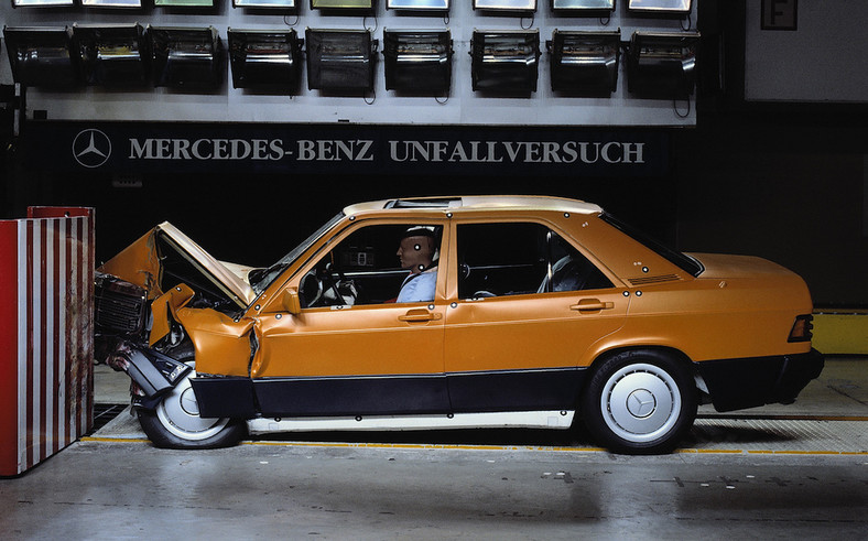35 lat Mercedesa 190