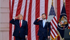 Donald Tramp i Džej Di Vens tokom Dana sećanja u Arlingtonu 25. maja