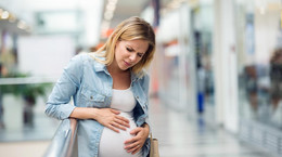 Przenoszenie ciąży zwiększa ryzyko porażenia mózgowego